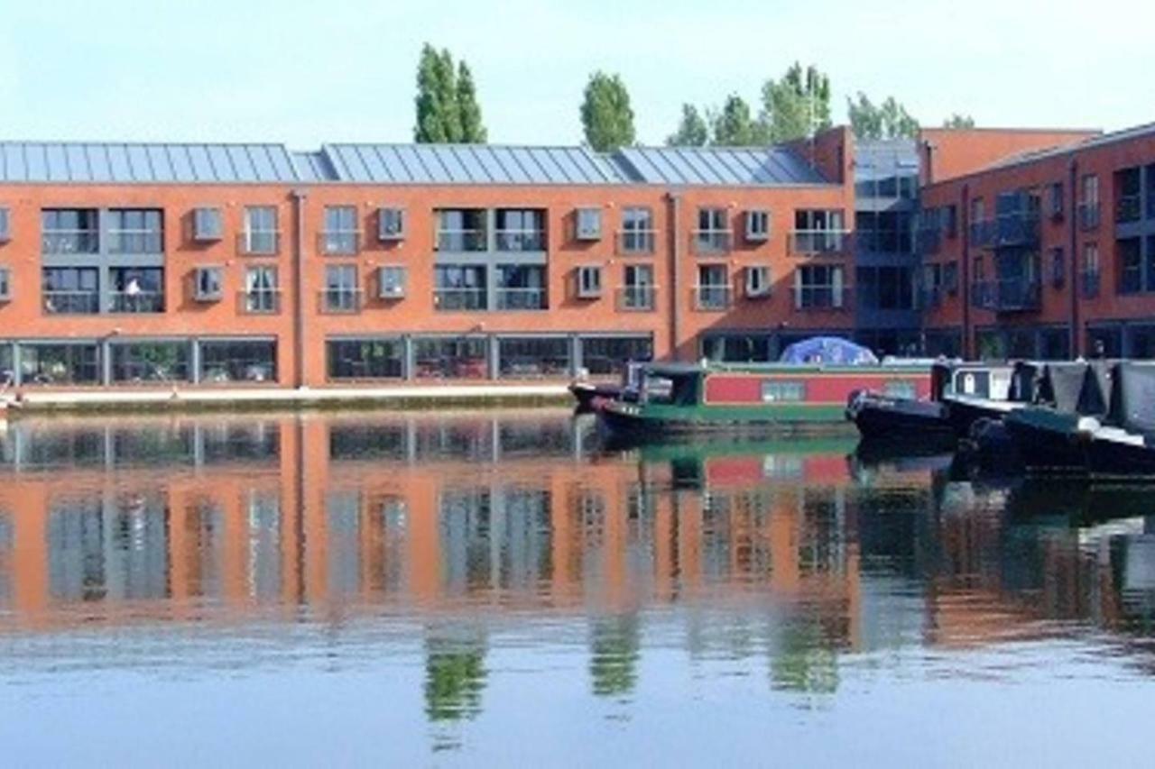Canal Side Вустер Экстерьер фото