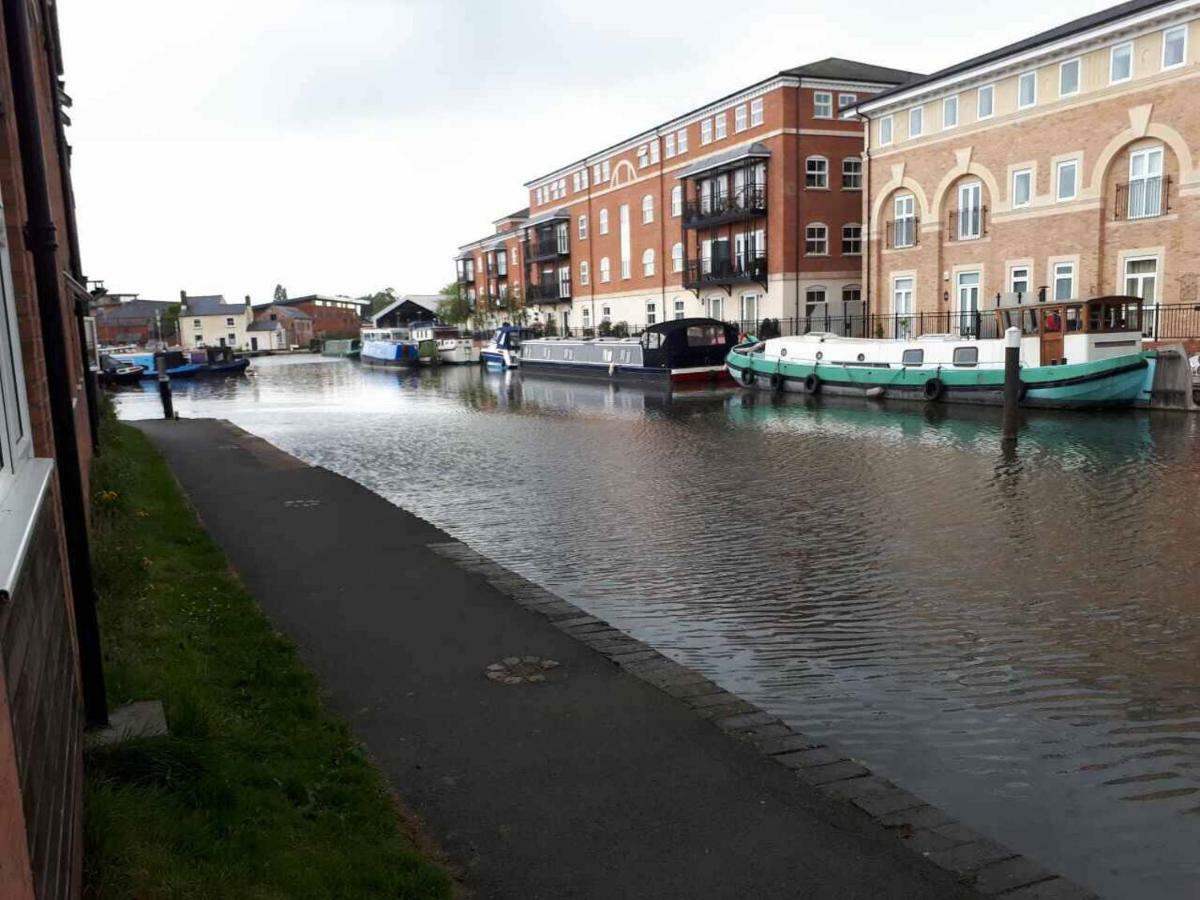Canal Side Вустер Экстерьер фото